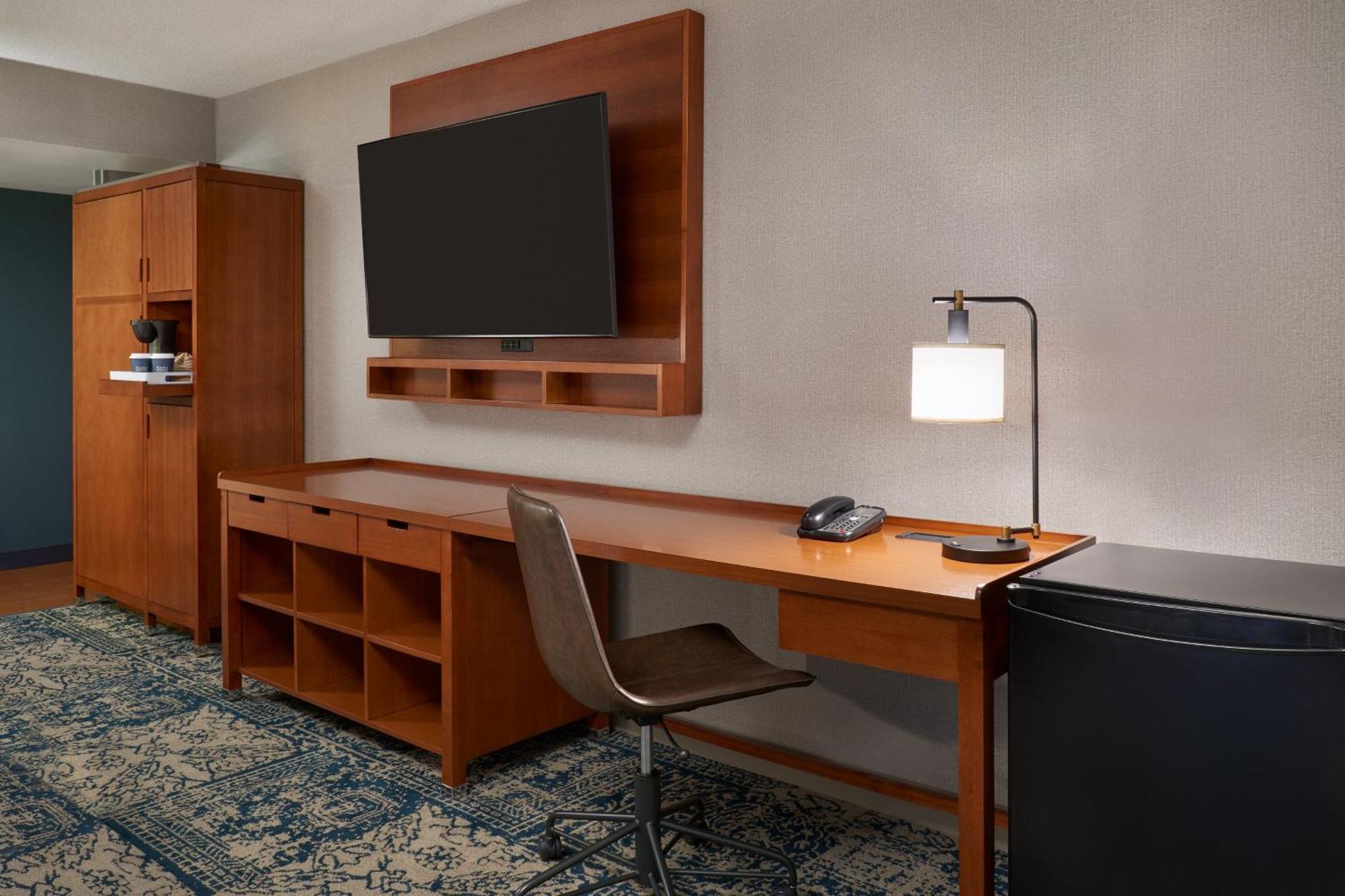 Four Points By Sheraton Hotel & Conference Centre Gatineau-Ottawa Экстерьер фото