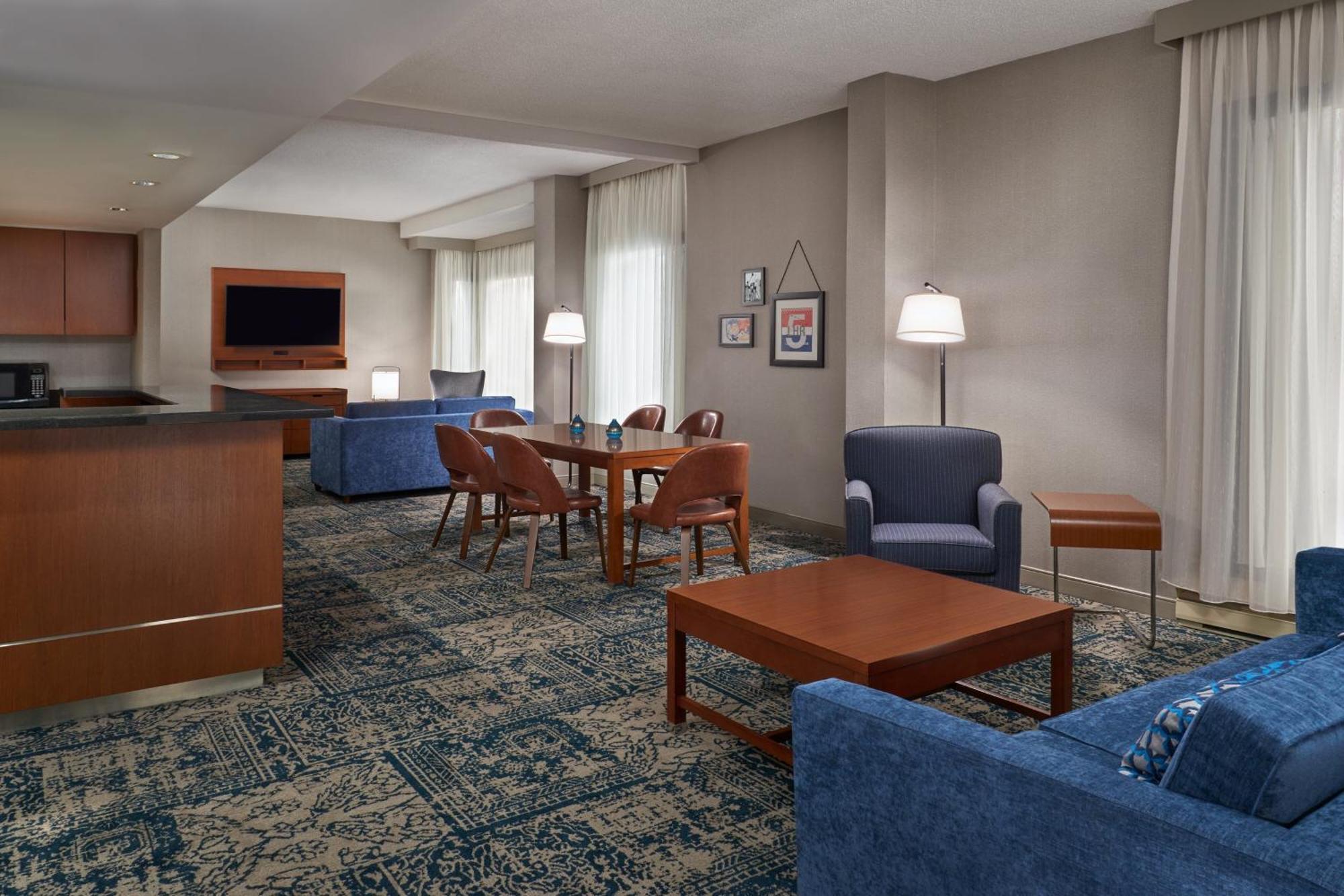 Four Points By Sheraton Hotel & Conference Centre Gatineau-Ottawa Экстерьер фото