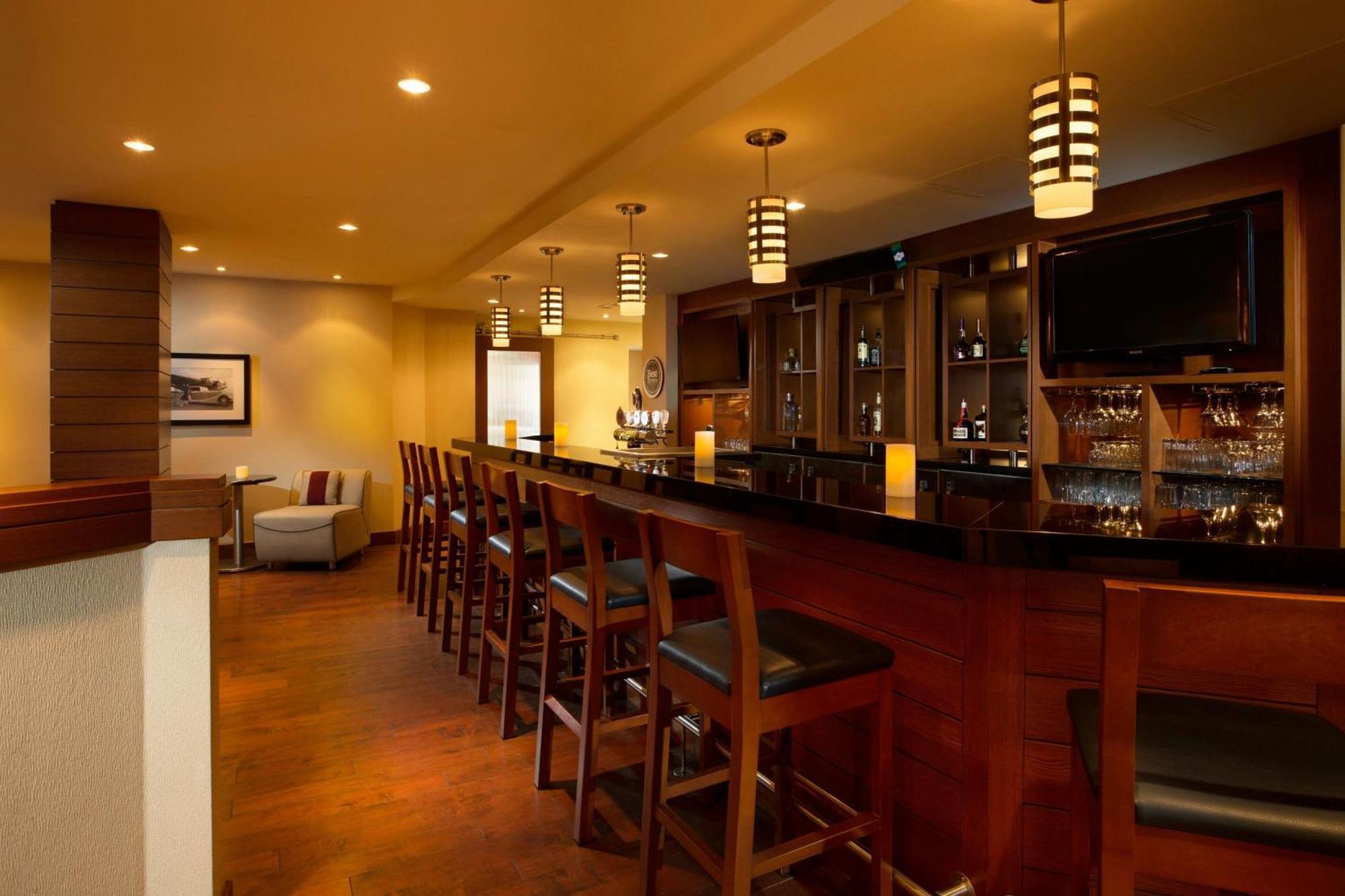 Four Points By Sheraton Hotel & Conference Centre Gatineau-Ottawa Экстерьер фото